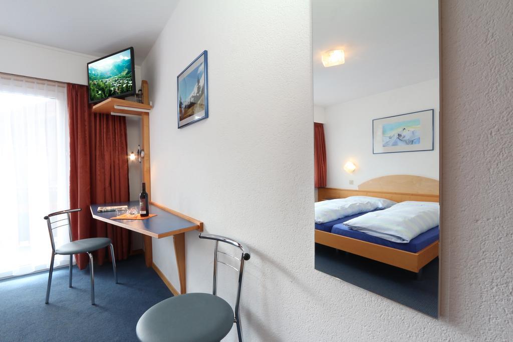 Hotel Garni Domino Saas Fee Extérieur photo